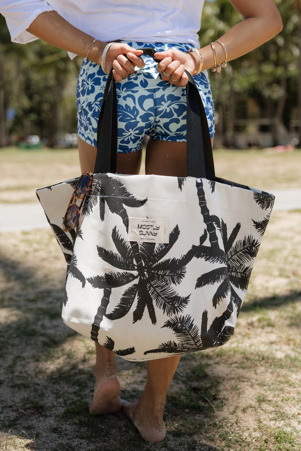 Beach Tote- Black Palms