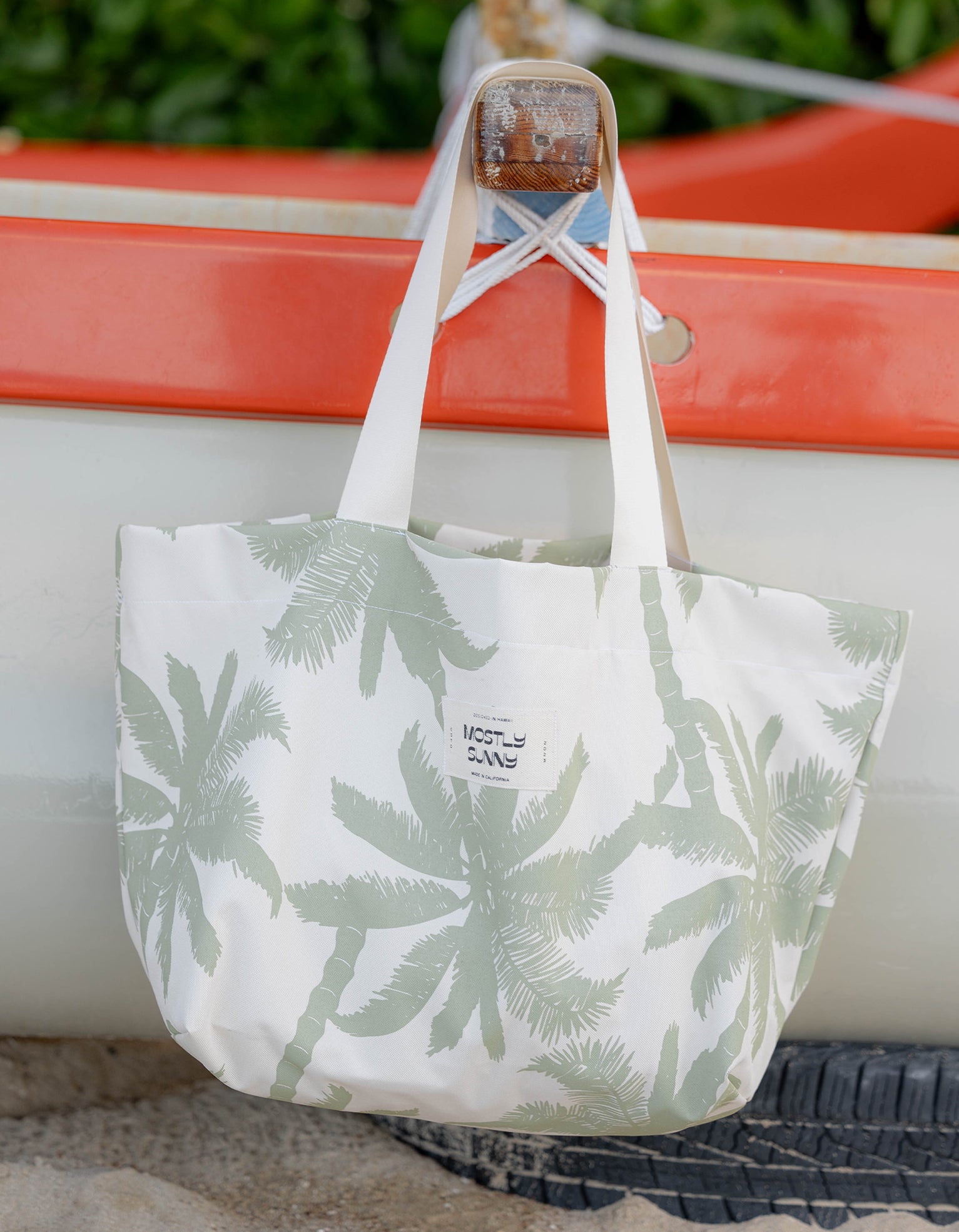 Mostly Sunny- Beach Tote in Matcha Palms @its__mostlysunny